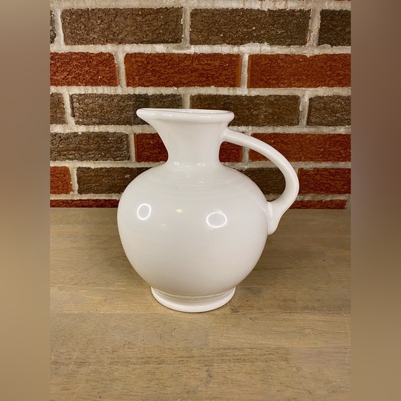 Homer Laughlin Fiesta White Carafe Pitcher 60 oz Fiestaware - Picture 1 of 8